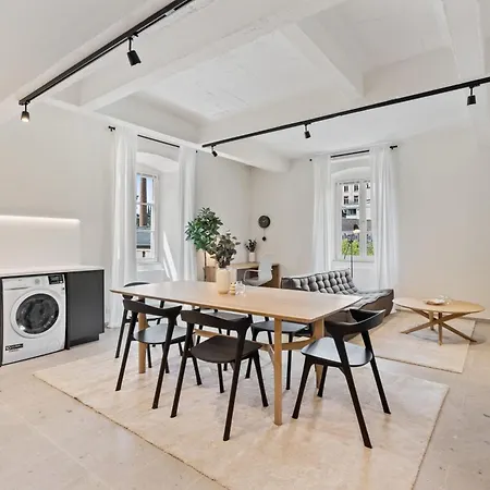 Clausen Hideaway Modern شقة