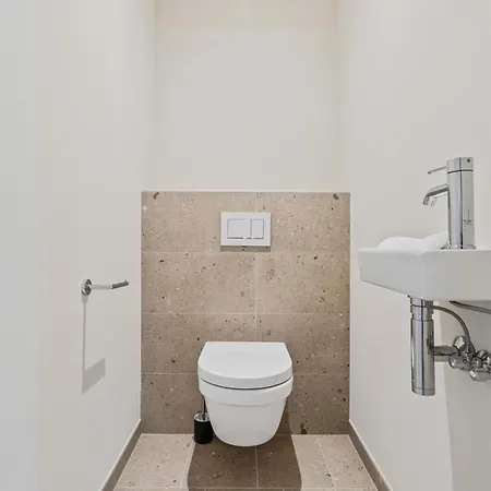 Апартаменты Clausen Hideaway Modern *