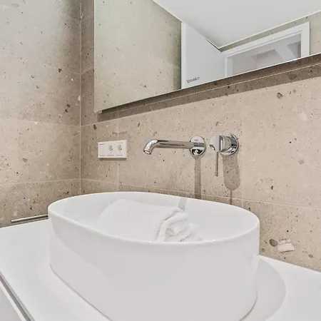 شقة Clausen Hideaway Modern *