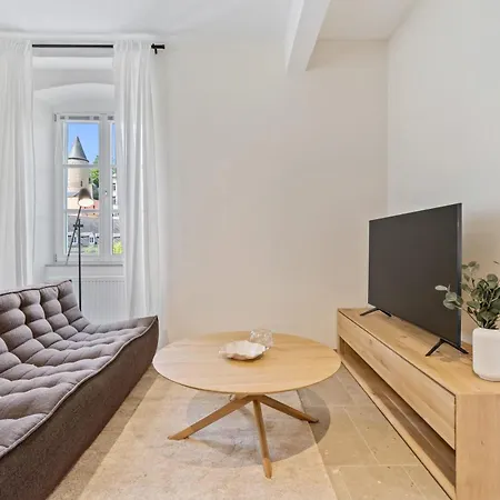 Clausen Hideaway Modern *