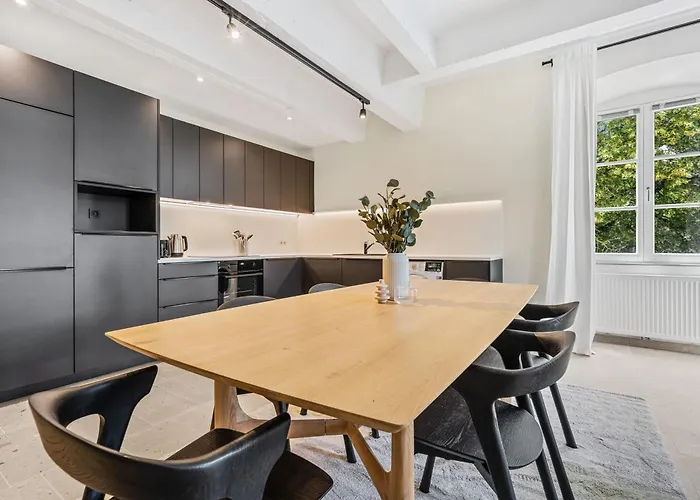 Clausen Hideaway Modern Lägenhet