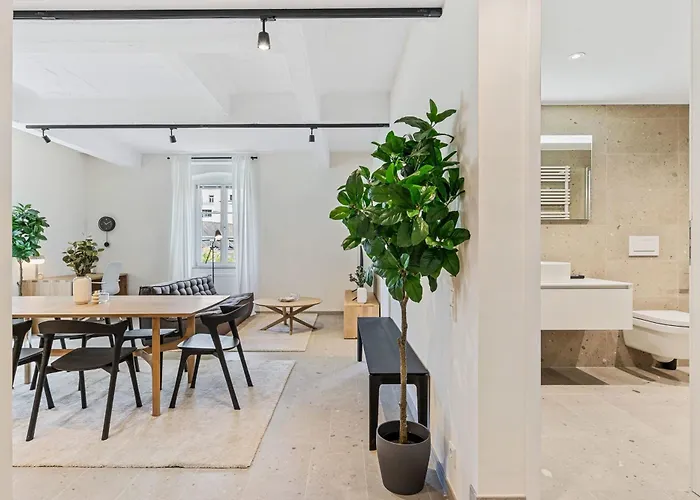 Clausen Hideaway Modern